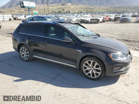 2017 Volkswagen Golf S z VIN 3VWH17AU0HM537838, wystawiony jako Copart lot #52188285 z przebiegiem 79 767 mil mil oraz Szkoda całkowita • Salvage title. Historia ofert i sprzedaży dostępna na DreamBid. Obrazek 4.
