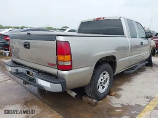2002 GMC Sierra 1500 SLE with VIN 2GTEC19V221134517, listed as a IAAI auction lot 41931562 with 1 mi miles. Bid and sale history available at carsss.com. Image 4.