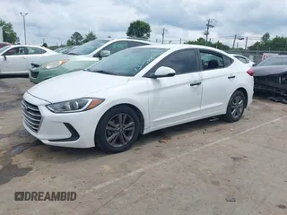 2017 Hyundai Elantra SE z VIN 5NPD84LF5HH132588, wystawiony jako IAAI lot #42380298 z przebiegiem 35 495 mil mil oraz . Historia ofert i sprzedaży dostępna na DreamBid. Obrazek 18.
