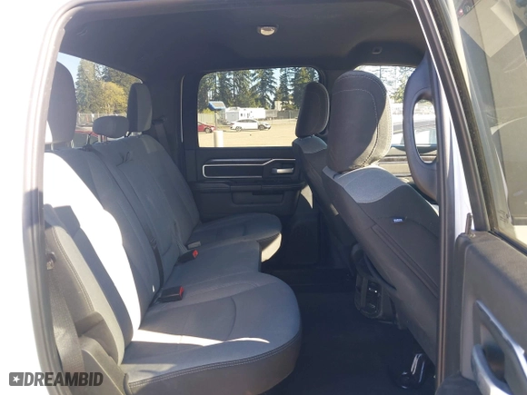 2024 Ram 2500 Lone Star with VIN 3C6UR5DL9RG303433, listed as a IAAI auction lot 42046073 with 32,264 mi miles. Bid and sale history available at carsss.com. Image 8.