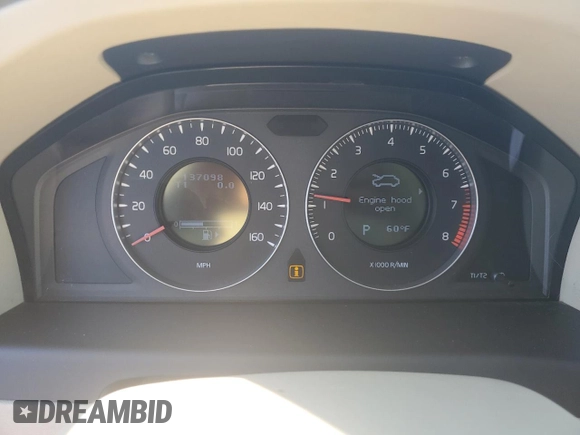 2008 Volvo V70 with VIN YV1BW982581020102, listed as a Copart auction lot 42049555 with 137,098 mi miles and Salvage Title. Bid and sale history available at DreamBid. Image 9.
