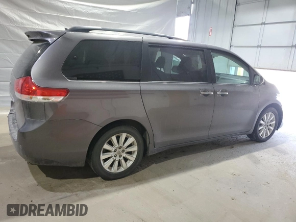 2012 Toyota Sienna XLE с VIN 5TDDK3DC5CS037368, выставлен на аукционе Copart как лот 49626985 с пробегом 164 431 миль миль и Списание • Salvage title. История ставок и продаж доступна на DreamBid. Изображение 3.