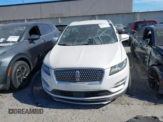2019 Lincoln MKC Select with VIN 5LMCJ2C96KUL02641, listed as a IAAI auction lot 42303586 with 101,529 mi miles and . Bid and sale history available at DreamBid. Image 13.