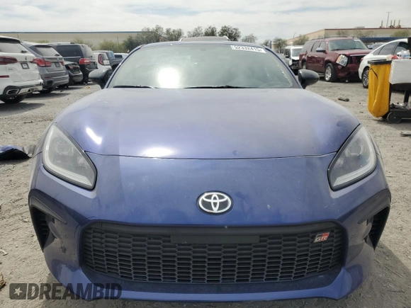 2024 Toyota 86 Premium z VIN JF1ZNBE16R8756183, wystawiony jako Copart lot #52332415 z przebiegiem 6 310 mil mil oraz Szkoda całkowita • Salvage title. Historia ofert i sprzedaży dostępna na DreamBid. Obrazek 5.