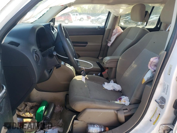 2014 Jeep Patriot Sport with VIN 1C4NJRBB8ED531095, listed as a Copart auction lot 52348895 with 204,785 mi miles and Clean Title. Bid and sale history available at carsss.com. Image 7.
