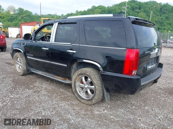 2007 Cadillac Escalade z VIN 1GYFK63837R400983, wystawiony jako IAAI lot #42211005 z przebiegiem 181 006 mil mil oraz . Historia ofert i sprzedaży dostępna na DreamBid. Obrazek 3.