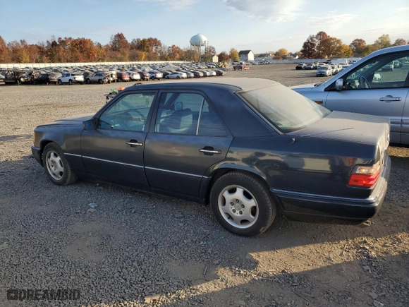 1995 Mercedes-Benz E Class with VIN WDBEA32E4SC245977, listed as a Copart auction lot 77588644 with 140,070 mi miles and Clean Title. Bid and sale history available at carsss.com. Image 2.