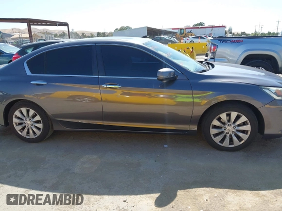 2015 Honda Accord EX-L с VIN 1HGCR2F87FA096273, выставлен на аукционе IAAI как лот 42356590 с пробегом 127 641 миль миль и . История ставок и продаж доступна на DreamBid. Изображение 13.
