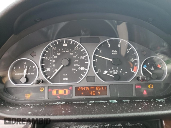 2004 BMW 3 Series 330xi with VIN WBAEW53464PG11082, listed as a Copart auction lot 47201755 with 123,475 mi miles and Salvage Title. Bid and sale history available at carsss.com. Image 9.