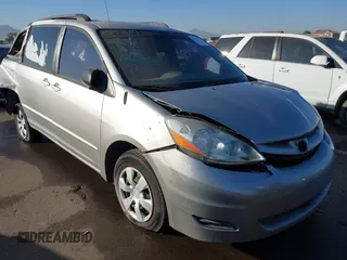 2008 Toyota Sienna CE with VIN 5TDZK23C18S160366, listed as a IAAI auction lot 40945665 with 136,577 mi miles. Bid and sale history available at carsss.com. Image 1.