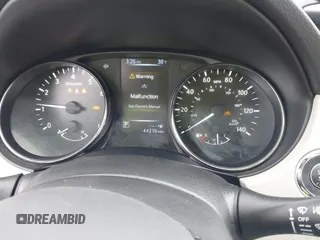 2017 Nissan Rogue SL z VIN JN1BJ1CR8HW107542, wystawiony jako IAAI lot #41820930 z przebiegiem 44 219 mil mil oraz . Historia ofert i sprzedaży dostępna na DreamBid. Obrazek 7.