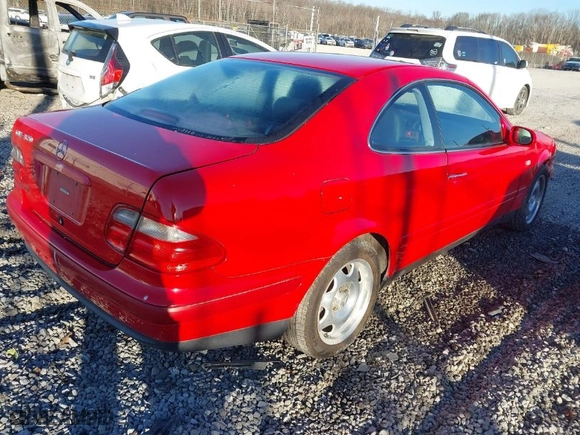 1999 Mercedes-Benz CLK-Class with VIN WDBLJ65G1XF101749, listed as a IAAI auction lot 41689126 with 172,429 mi miles. Bid and sale history available at carsss.com. Image 4.