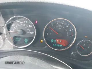 2017 Jeep Wrangler Sport z VIN 1C4AJWAG1HL633794, wystawiony jako IAAI lot #42189035 z przebiegiem 90 139 mil mil oraz . Historia ofert i sprzedaży dostępna na DreamBid. Obrazek 7.