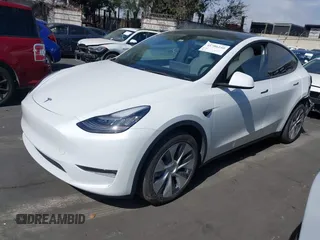 2021 Tesla Model Y Long Range with VIN 5YJYGDEE3MF081304, listed as a IAAI auction lot 41706240 with 90,510 mi miles and . Bid and sale history available at DreamBid. Image 2.