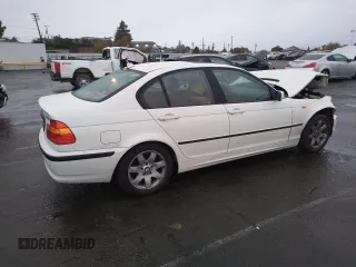 2004 BMW 3 Series 325i with VIN WBAAZ33464KP90177, listed as a Copart auction lot 81826404 with 85,494 mi miles and Salvage Title. Bid and sale history available at carsss.com. Image 3.