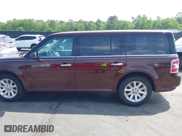 2009 Ford Flex SEL with VIN 2FMEK62C99BA17882, listed as a IAAI auction lot 42072947 with 170,054 mi miles. Bid and sale history available at carsss.com. Image 14.