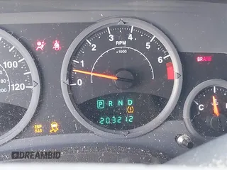 2008 Jeep Patriot Sport z VIN 1J8FT280X8D562129, wystawiony jako IAAI lot #42071896 z przebiegiem 203 212 mil mil oraz . Historia ofert i sprzedaży dostępna na DreamBid. Obrazek 7.