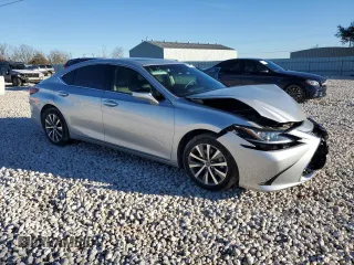 2021 Lexus ES with VIN 58AD11D14MU002358, listed as a Copart auction lot 87913945 with 10,161 mi miles and Salvage Title. Bid and sale history available at carsss.com. Image 4.