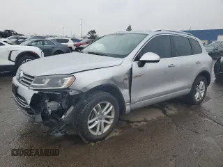 2016 Volkswagen Touareg Sport z VIN WVGEP9BP0GD006699, wystawiony jako Copart lot #81837384 z przebiegiem Nie podano mil oraz Czysty tytuł • Clean title. Historia ofert i sprzedaży dostępna na DreamBid. Obrazek 1.