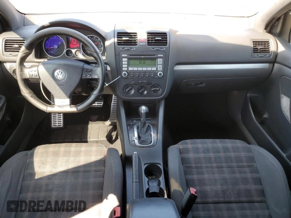2008 Volkswagen GTI z VIN WVWHV71K98W216614, wystawiony jako Copart lot #50588645 z przebiegiem 272 440 mil mil oraz Szkoda całkowita • Salvage title. Historia ofert i sprzedaży dostępna na DreamBid. Obrazek 8.