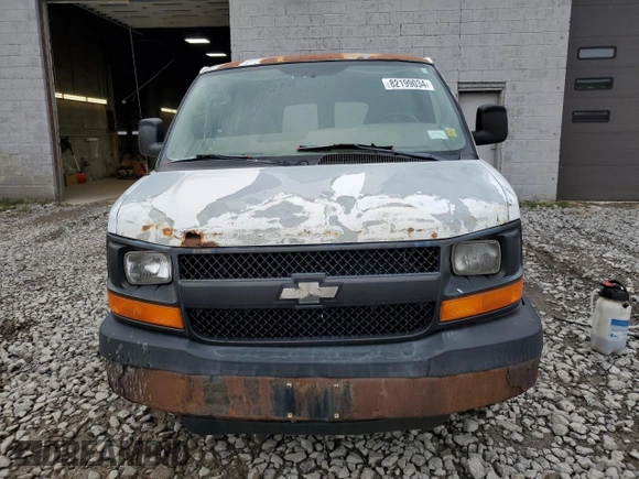 2006 Chevrolet Express Cargo Van with VIN 1GCGG25V361209424, listed as a Copart auction lot 82199034 with 178,239 mi miles and Non Repairable. Bid and sale history available at carsss.com. Image 5.