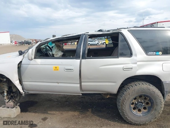 1998 Toyota 4Runner SR5 with VIN JT3HN86R0W0165939, listed as a IAAI auction lot 40318302 with 318,707 mi miles. Bid and sale history available at carsss.com. Image 15.