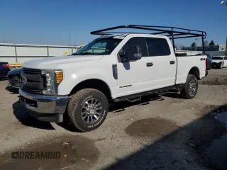 2017 Ford F-250 Lariat z VIN 1FT7W2BT4HEB48800, wystawiony jako Copart lot #52213085 z przebiegiem 238 757 mil mil oraz Czysty tytuł • Clean title. Historia ofert i sprzedaży dostępna na DreamBid. Obrazek 1.