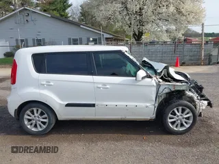 2013 Kia Soul with VIN KNDJT2A52D7762552, listed as a IAAI auction lot 42001216 with 131,944 mi miles. Bid and sale history available at carsss.com. Image 14.