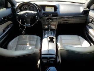 2010 Mercedes-Benz E 550 с VIN WDDKJ7CB9AF034793, выставлен на аукционе Copart как лот 61867125 с пробегом 127 412 миль миль и Списание • Salvage title. История ставок и продаж доступна на DreamBid. Изображение 8.