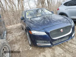 2018 Jaguar XF with VIN SAJBE4EV5JCY56577, listed as a IAAI auction lot 41914319 with 90,307 mi miles and . Bid and sale history available at DreamBid. Image 6.