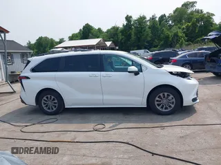 2022 Toyota Sienna LE z VIN 5TDBRKEC0NS087867, wystawiony jako IAAI lot #42332549 z przebiegiem 52 551 mil mil oraz . Historia ofert i sprzedaży dostępna na DreamBid. Obrazek 14.