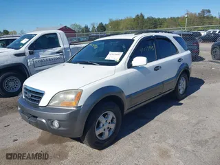 2007 Kia Sorento EX with VIN KNDJC736575664988, listed as a IAAI auction lot 42029443 with 210,971 mi miles. Bid and sale history available at carsss.com. Image 2.