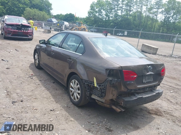 2013 Volkswagen Jetta SE with VIN 3VWDP7AJ0DM296778, listed as a IAAI auction lot 42546502 with 153,882 mi miles and . Bid and sale history available at DreamBid. Image 3.