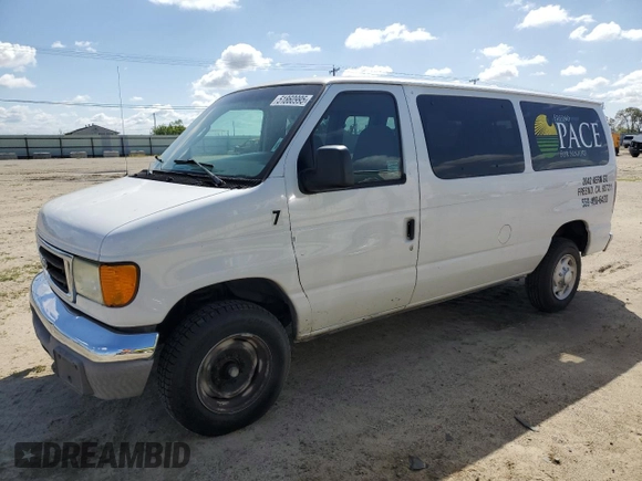 2005 Ford Econoline Passenger XL with VIN 1FBNE31L55HA93452, listed as a Copart auction lot 51860995 with 237,049 mi miles and Clean Title. Bid and sale history available at carsss.com. Image 1.