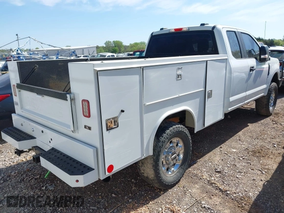 2022 Ford F-250 XL with VIN 1FD7X2B65NEC90975, listed as a IAAI auction lot 42009451 with 108,709 mi miles and . Bid and sale history available at DreamBid. Image 4.