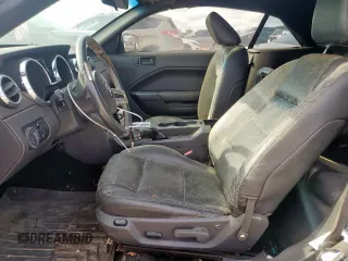 2005 Ford Mustang Deluxe z VIN 1ZVFT84N855220533, wystawiony jako Copart lot #58666635 z przebiegiem 169 200 mil mil oraz Czysty tytuł • Clean title. Historia ofert i sprzedaży dostępna na DreamBid. Obrazek 7.