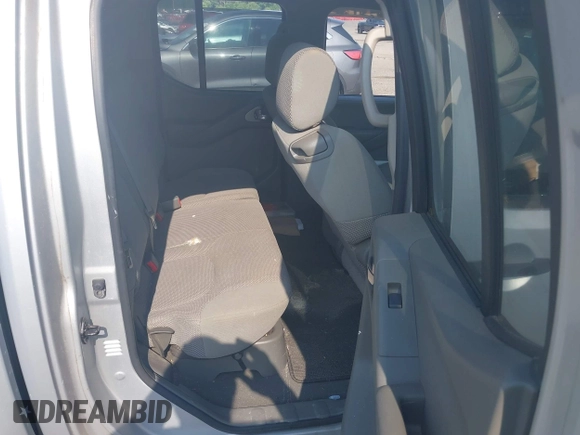 2008 Nissan Frontier SE z VIN 1N6AD07U38C435118, wystawiony jako IAAI lot #42472598 z przebiegiem 158 538 mil mil oraz . Historia ofert i sprzedaży dostępna na DreamBid. Obrazek 8.
