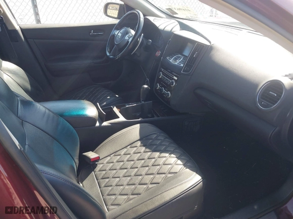 2010 Nissan Maxima 3.5 SV w/Sport Pkg with VIN 1N4AA5AP5AC843448, listed as a IAAI auction lot 41696370 with 186,984 mi miles. Bid and sale history available at carsss.com. Image 5.
