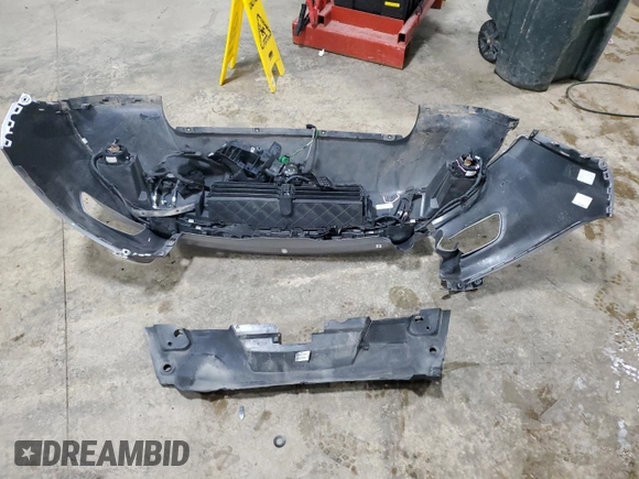 2018 Jeep Cherokee Latitude Plus with VIN 1C4PJMLBXJD562725, listed as a Copart auction lot 59078715 with 118,461 mi miles and Salvage title. Bid and sale history available at DreamBid. Image 13.
