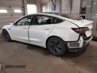2020 Tesla Model 3 Long Range z VIN 5YJ3E1EB7LF619120, wystawiony jako IAAI lot #41334485 z przebiegiem Nie podano mil oraz . Historia ofert i sprzedaży dostępna na DreamBid. Obrazek 3.