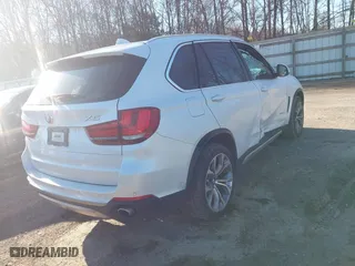 2017 BMW X5 sDrive35i with VIN 5UXKR2C58H0U20598, listed as a IAAI auction lot 41810582 with 92,463 mi miles. Bid and sale history available at carsss.com. Image 4.