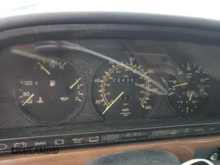 1987 Mercedes-Benz 300 SDL с VIN WDBCB25D2HA286498, выставлен на аукционе Copart как лот 60260155 с пробегом 204 366 миль миль и Чистый • Clean title. История ставок и продаж доступна на DreamBid. Изображение 9.