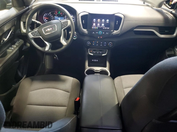 2024 GMC Terrain SLE z VIN 3GKALMEG4RL351328, wystawiony jako Copart lot #65200525 z przebiegiem 33 606 mil mil oraz Czysty tytuł • Clean title. Historia ofert i sprzedaży dostępna na DreamBid. Obrazek 8.