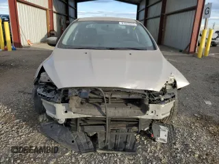 2018 Ford Focus SE with VIN 1FADP3F24JL327269, listed as a Copart auction lot 81620043 with 82,844 mi miles and Salvage Title. Bid and sale history available at carsss.com. Image 5.