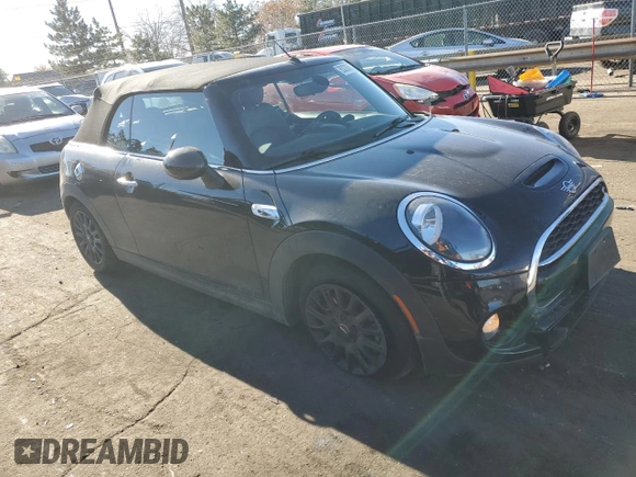 2019 MINI Convertible Cooper S с VIN WMWWG9C57K3E40624, выставлен на аукционе Copart как лот 83236894 с пробегом 44 900 миль миль и Списание • Salvage title. История ставок и продаж доступна на DreamBid. Изображение 4.
