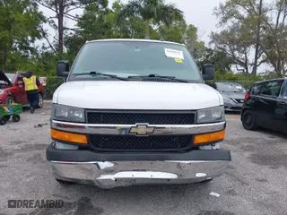 2017 Chevrolet Express Passenger LT with VIN 1GAZGPFG1H1167532, listed as a IAAI auction lot 41410767 with 87,490 mi miles. Bid and sale history available at carsss.com. Image 6.