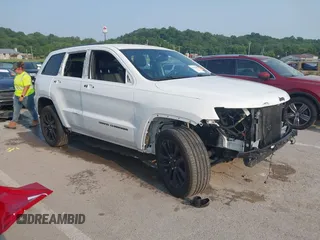 2018 Jeep Grand Cherokee Laredo with VIN 1C4RJFAGXJC121900, listed as a IAAI auction lot 42429505 with 72,351 mi miles and . Bid and sale history available at DreamBid. Image 1.