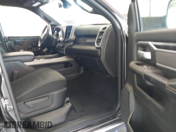 2022 Ram 2500 Big Horn with VIN 3C6UR5DJ8NG263368, listed as a IAAI auction lot 40072610 with 17,293 mi miles and . Bid and sale history available at DreamBid. Image 5.