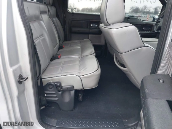 2006 Lincoln Mark LT with VIN 5LTPW18516FJ14952, listed as a IAAI auction lot 41177190 with 0 mi miles. Bid and sale history available at carsss.com. Image 8.