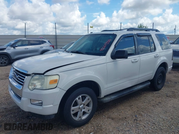 2010 Ford Explorer XLT z VIN 1FMEU6DE4AUA03914, wystawiony jako IAAI lot #42501330 z przebiegiem 211 542 mil mil oraz . Historia ofert i sprzedaży dostępna na DreamBid. Obrazek 2.